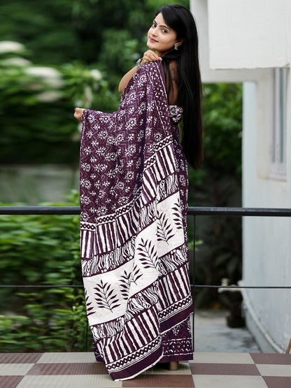 Women's Cotton White Printed Designer Saree With Blouse Piece
