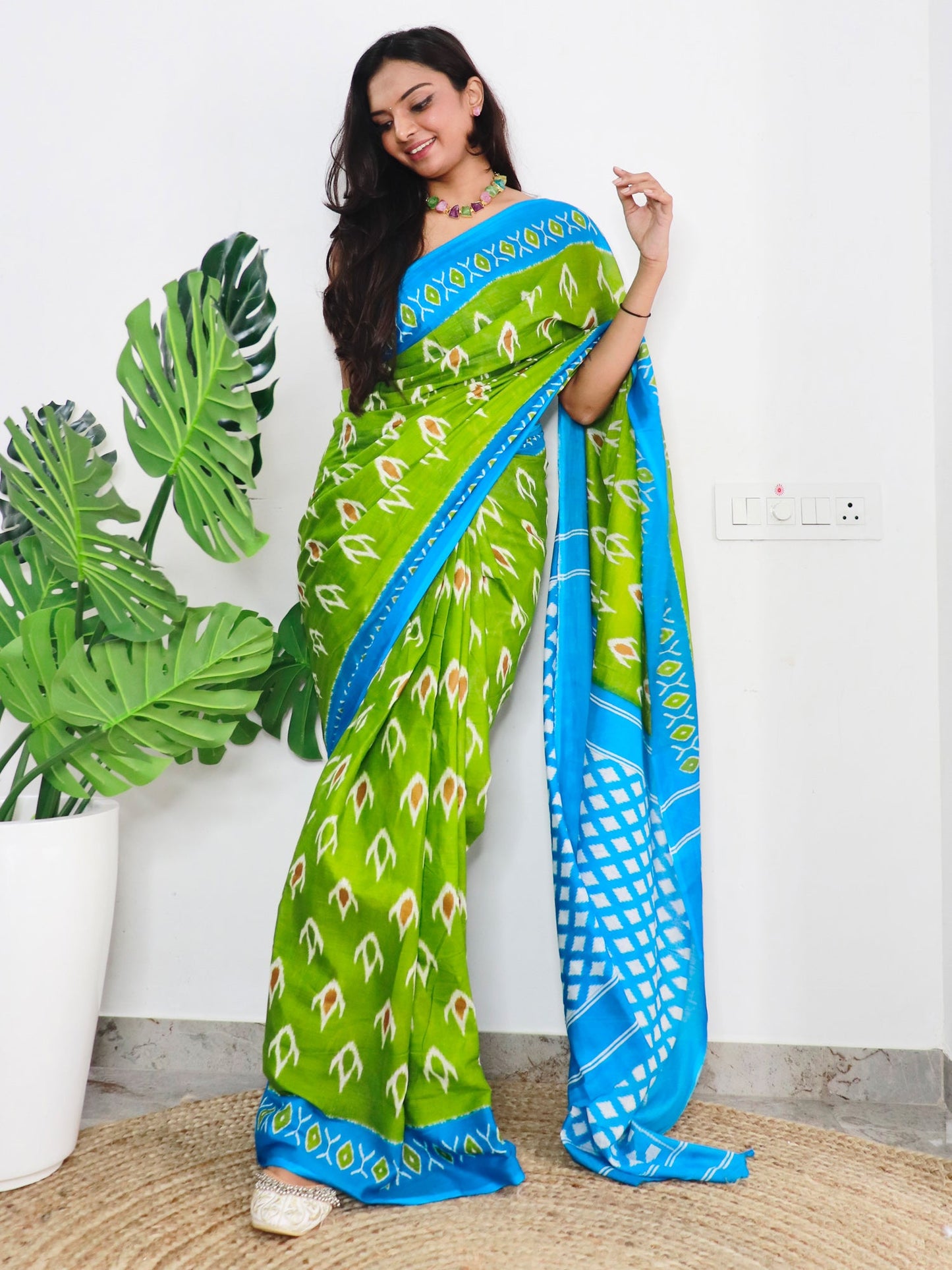 Women's Cotton Green Printed Designer Saree With Blouse Piece