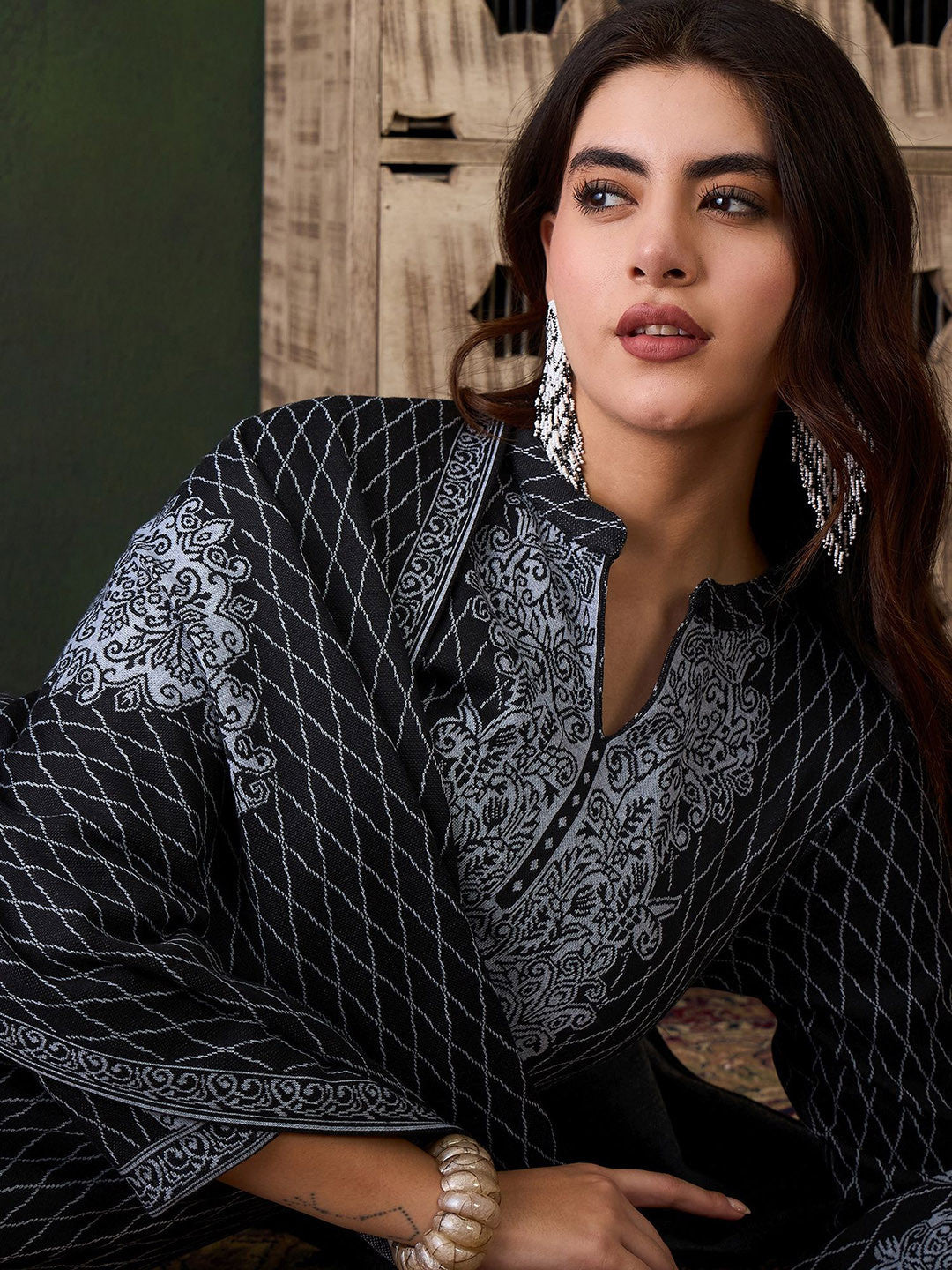 Dhiyona SN Ethnic Motifs Woven Design Mandarin Collar Straight Kurta With Trouser & Dupatta
