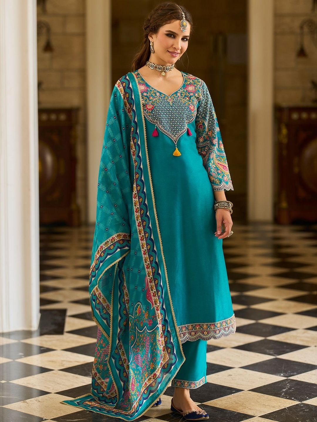 Ethnic Motifs Embroidered V-Neck Thread Work Kurta With Trousers & Dupatta