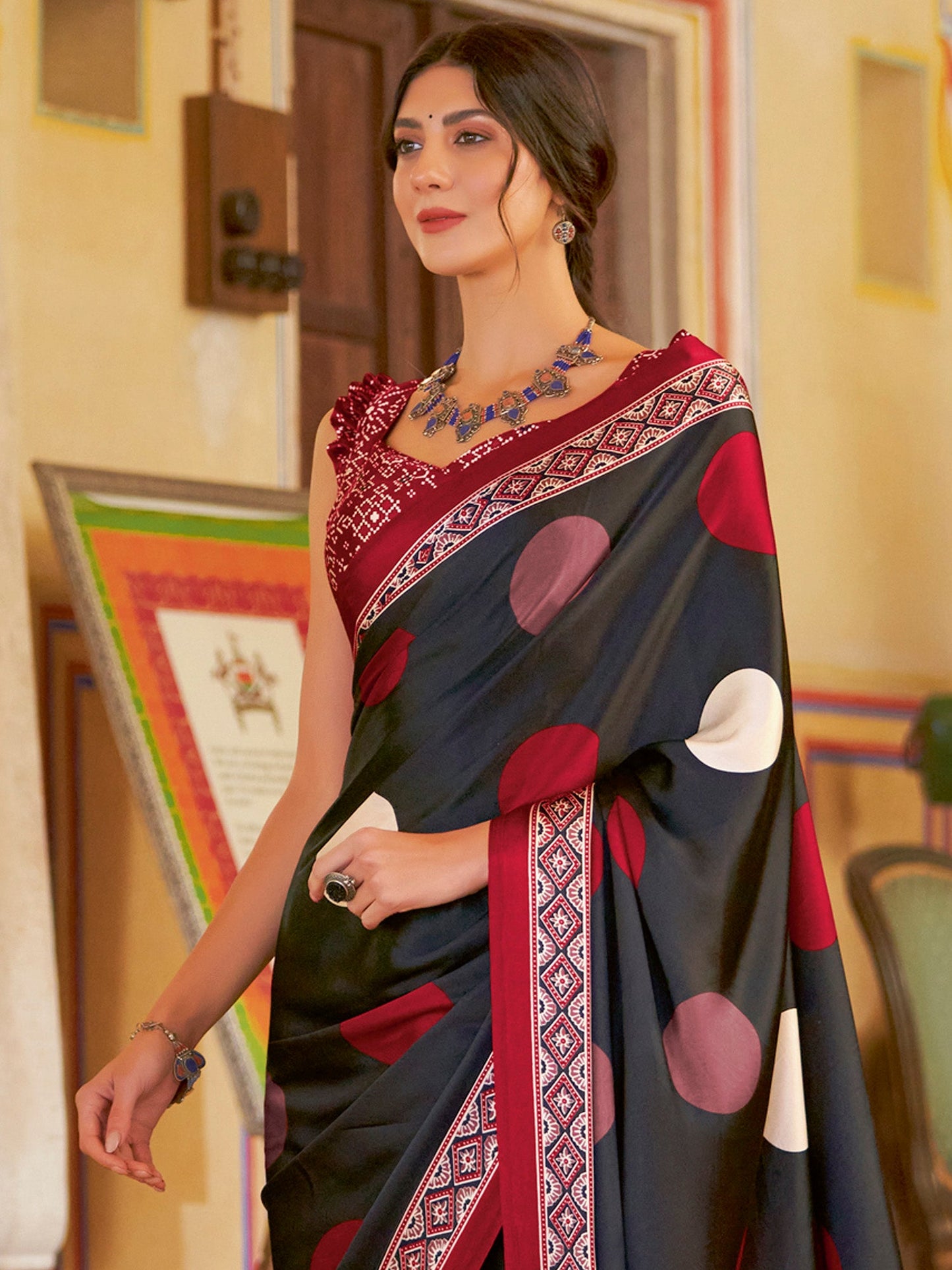 Women's Crepe Black Printed Designer Saree With Blouse Piece