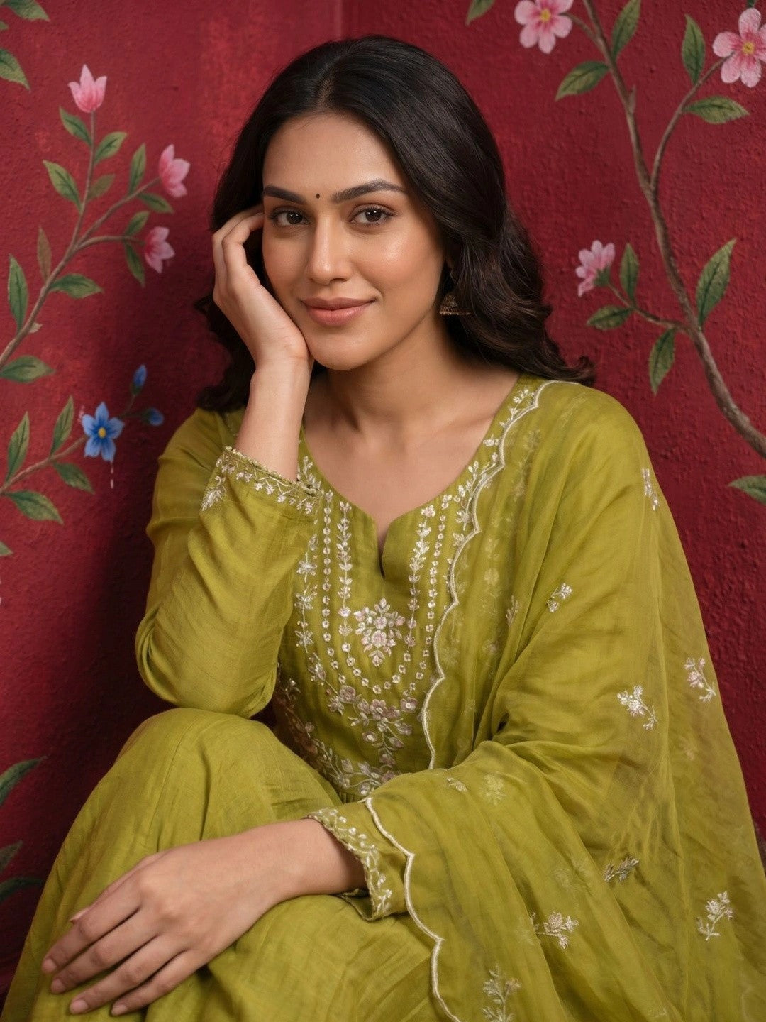 Women Ethnic Motifs Embroidered Empire Thread Work Pure Silk Kurta with Trousers & With Dupatta