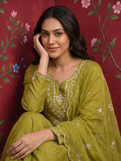 Women Ethnic Motifs Embroidered Empire Thread Work Pure Silk Kurta with Trousers & With Dupatta