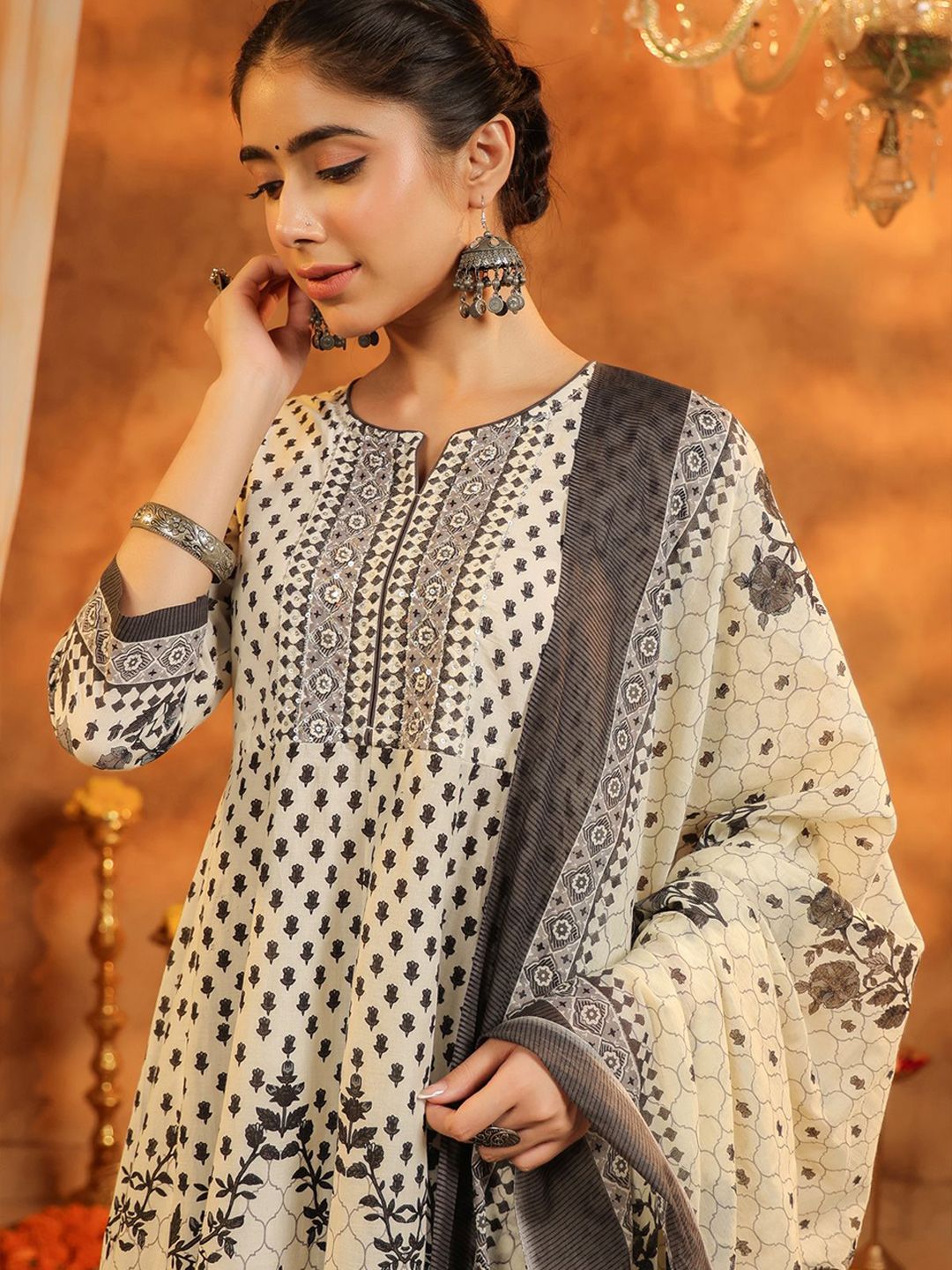 Dhiyona RR Women's Floral Printed Pure Cotton Kurta With Trousers & Dupatta