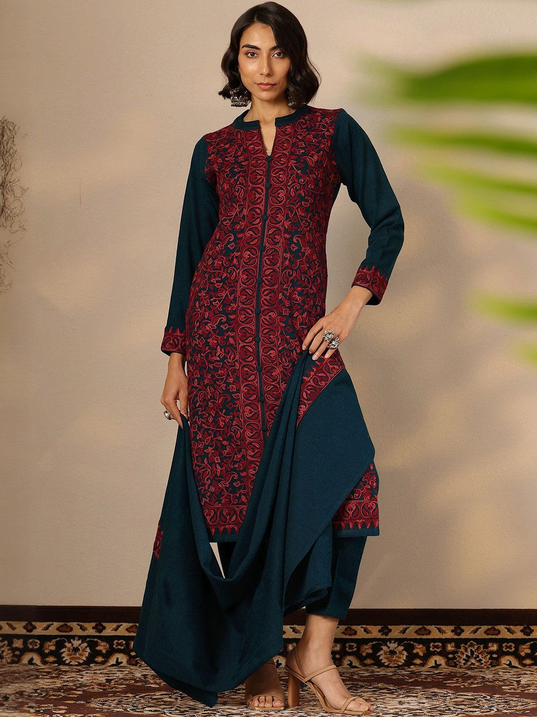 Ethnic Motifs Embroidered Thread Work Kurta With Trousers & Dupatta