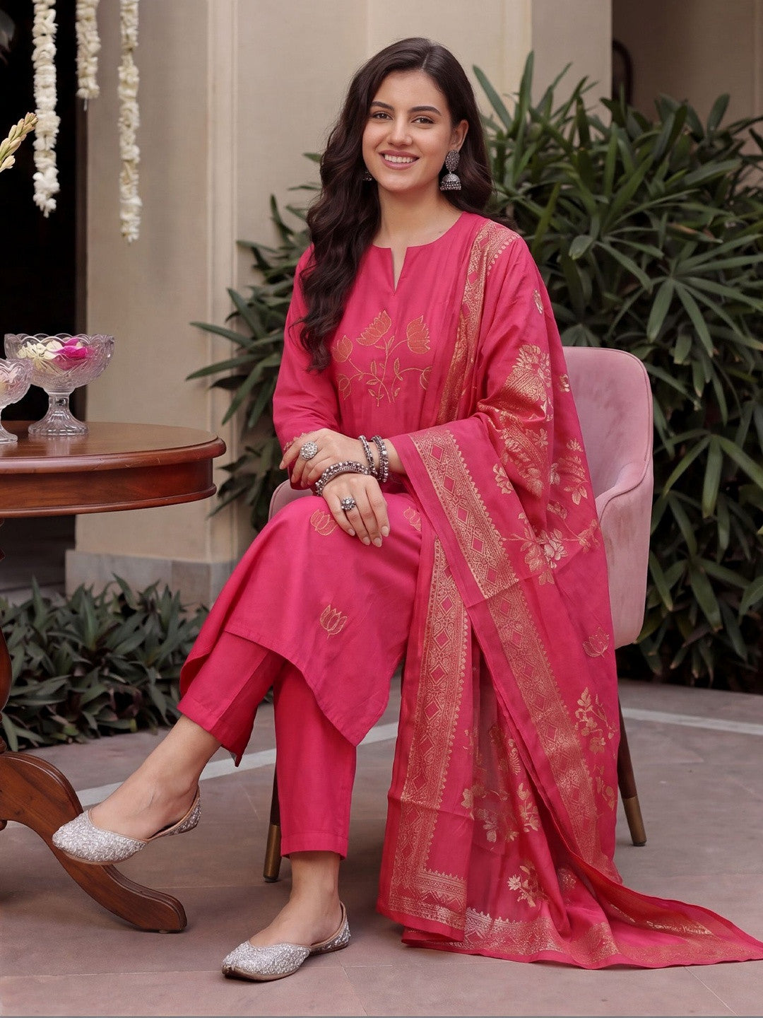 Ethnic Motifs Embroidered Thread Work Kurta with Trousers & With Dupatta