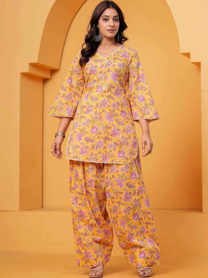 Women Floral Printed Regular Pure Cotton Kurta with Patiala