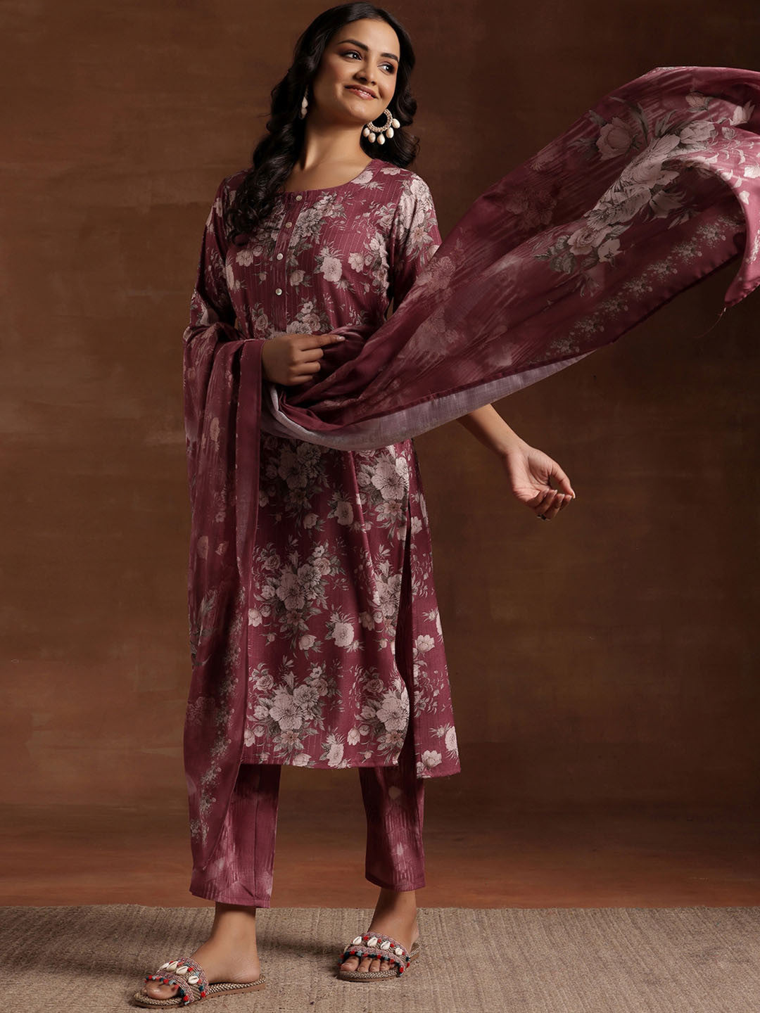 Women Floral Printed Regular Kurta with Trousers & With Dupatta