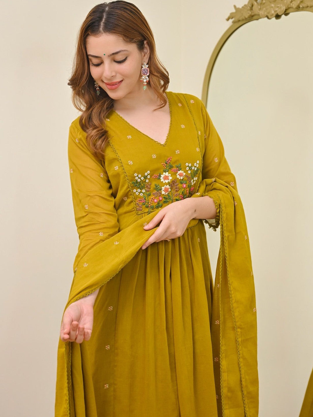 Women Floral Embroidered Empire Thread Work Chanderi Silk Kurta with Trousers & With Dupatta