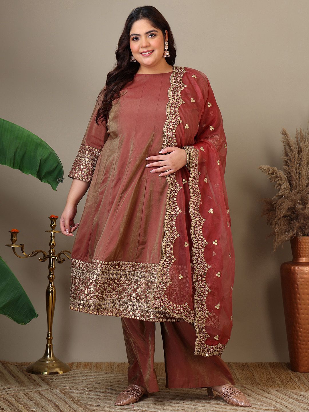 Dhiyona IN Plus Size Floral Embroidered Sequinned Kurta with Palazzos & Dupatta