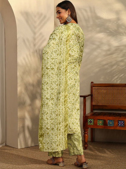 Women Ethnic Motifs Printed Regular Kurta with Trousers & With Dupatta