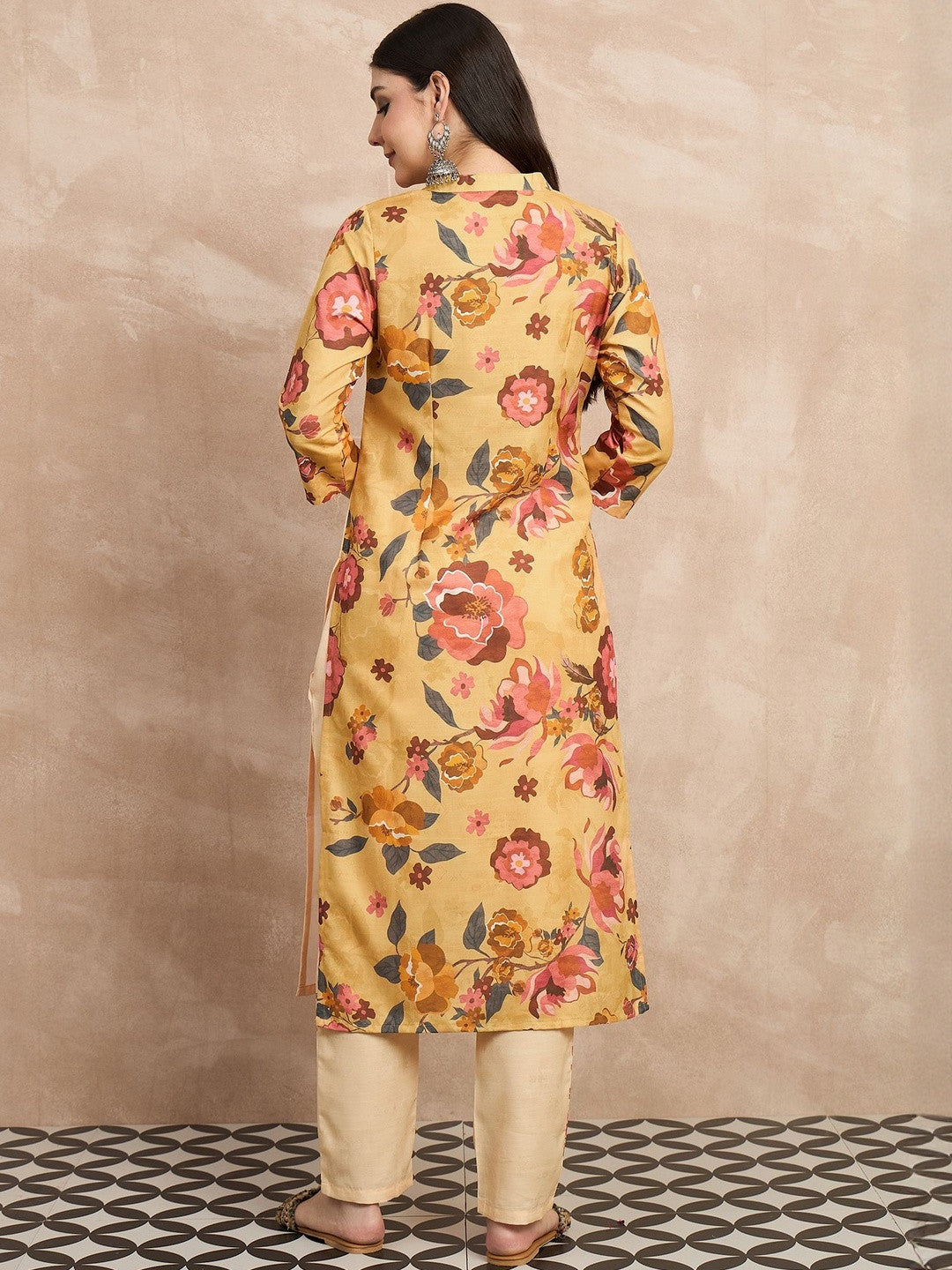 Floral Printed Mandarin Collar Straight Kurta With Trouser