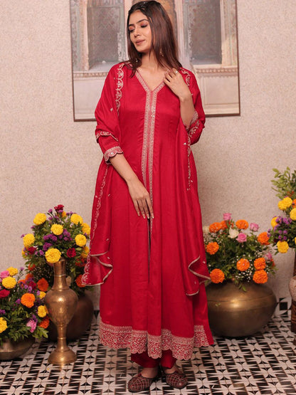 Dhiyona CH Women Ethnic Motifs Embroidered Regular Sequinned Kurta Set With Dupatta