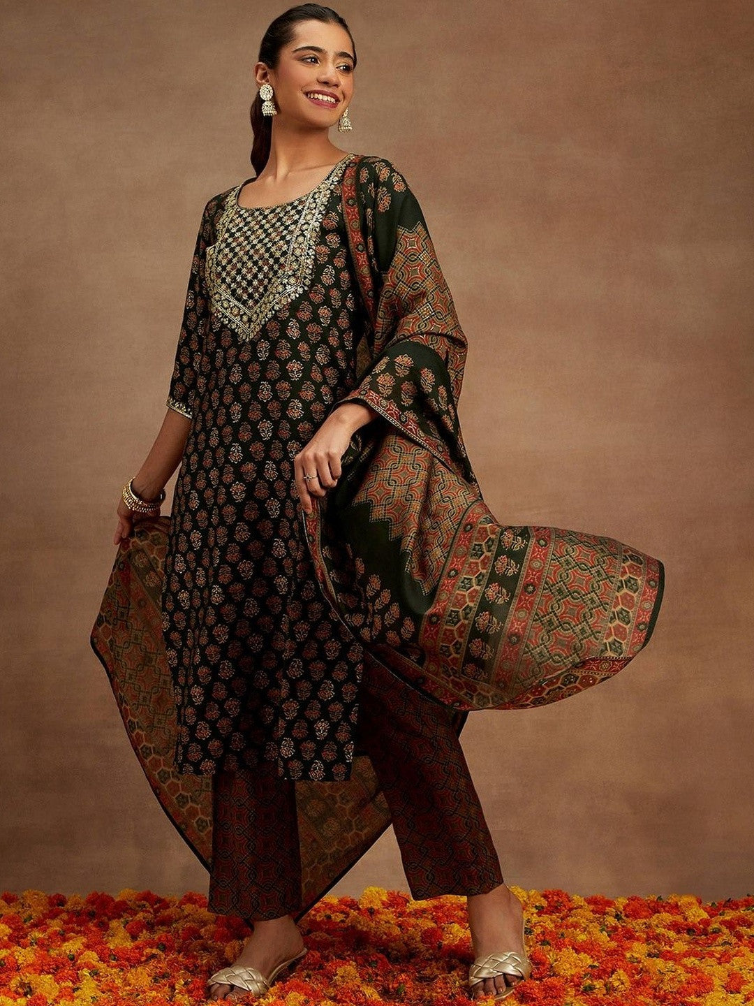 Women Ethnic Motifs Printed Regular Thread Work Kurta with Trousers & With Dupatta