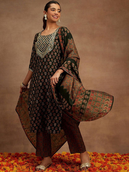 Women Ethnic Motifs Printed Regular Thread Work Kurta with Trousers & With Dupatta