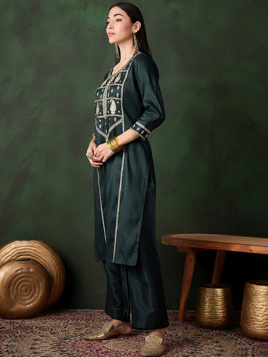 Women Paisley Embroidered Kurta with Trousers