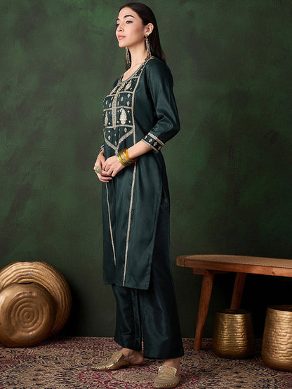Women Paisley Embroidered Kurta with Trousers