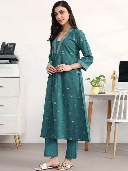Women Ethnic Motifs Pleated Kurta with Trousers