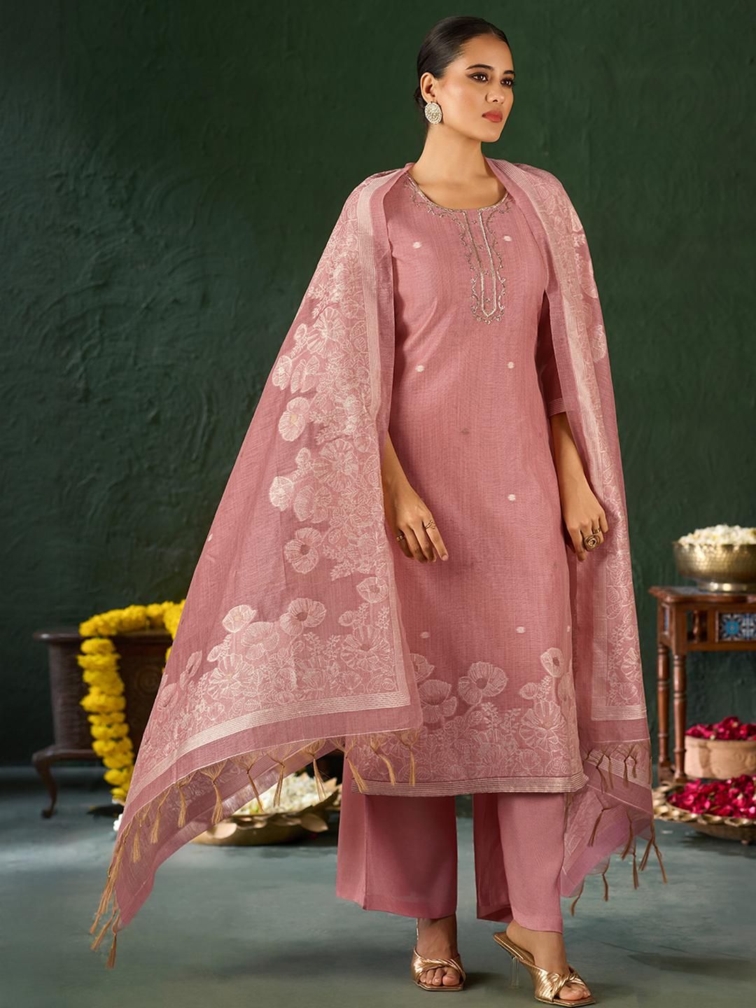 Dhiyona KL Women Ethnic Motifs Silk Blend Handwork Kurta set with dupatta