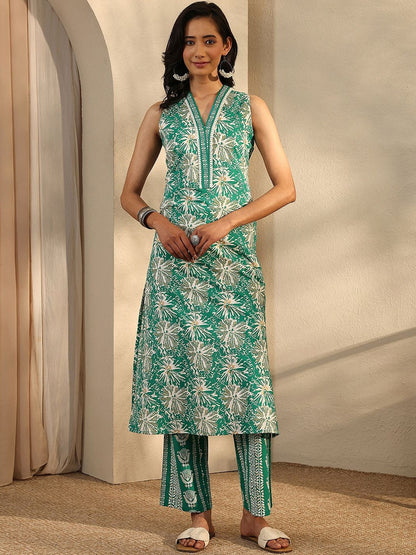 Women Floral Printed Regular Kurta with Trousers