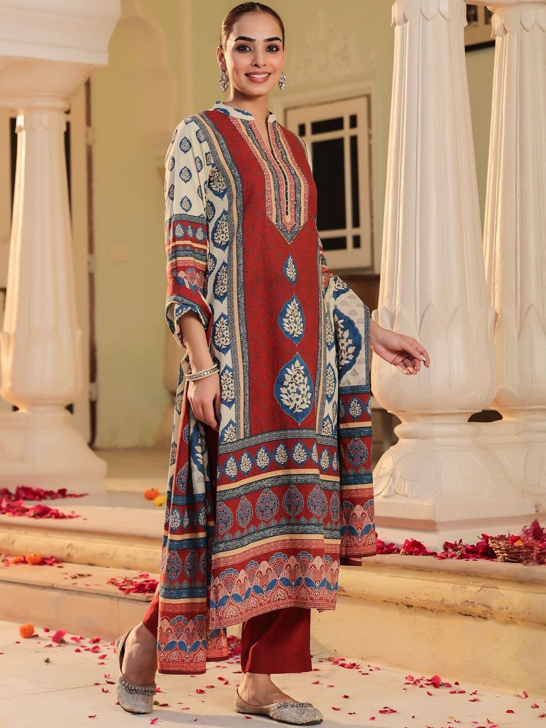Dhiyona RR Women's Floral Printed Mandarin Collar Muslin Kurta With Trousers & Dupatta
