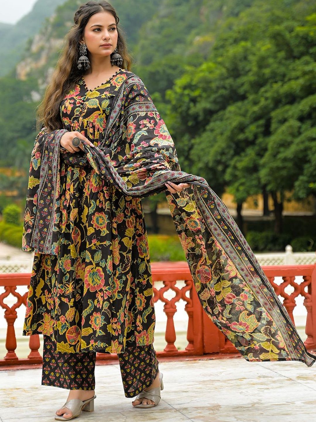 Dhiyona KL Floral Printed Straight Pure Cotton Kurta With Trouser & Dupatta
