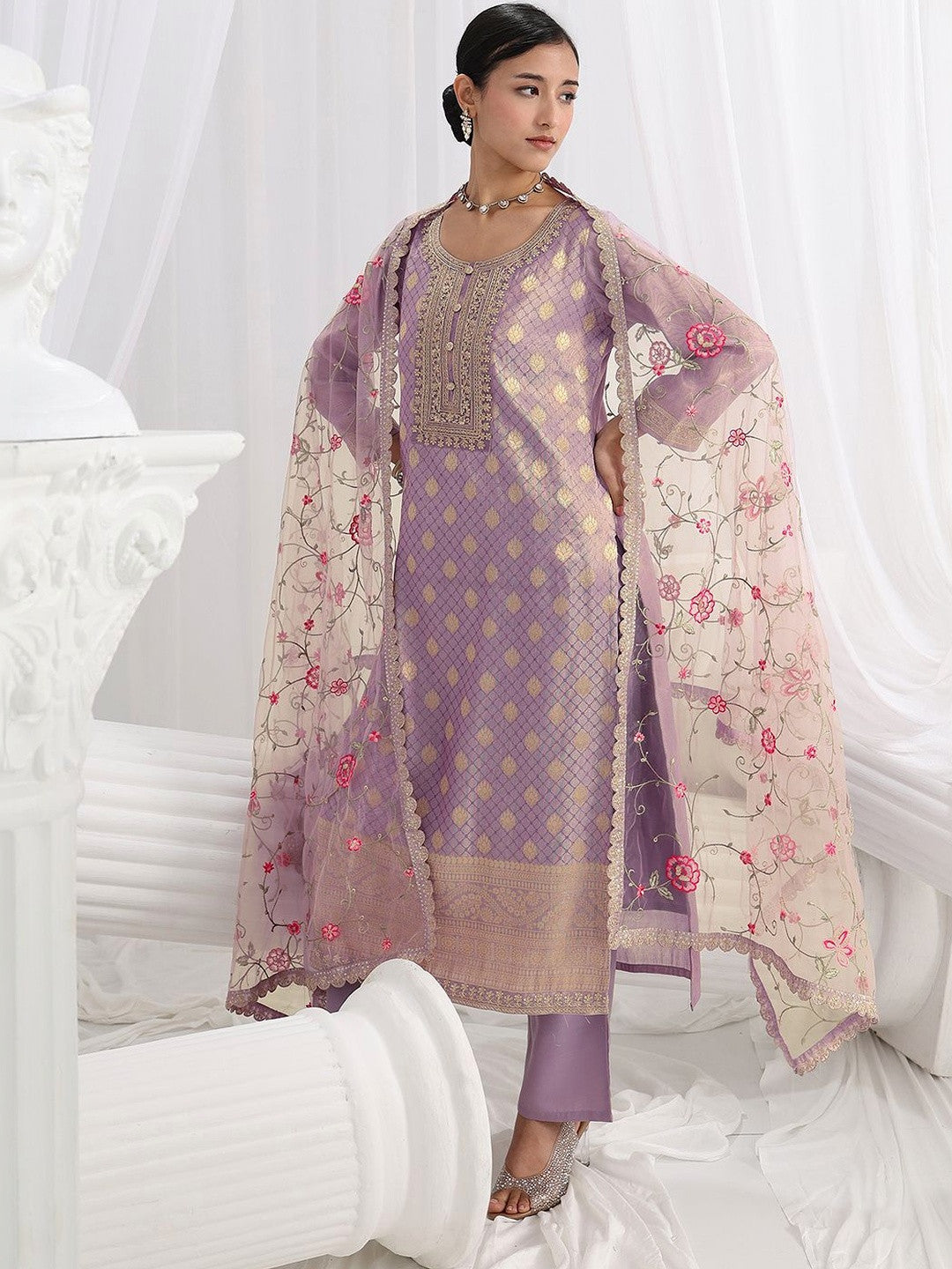 Women Regular Thread Work Kurta with Trousers & With Dupatta