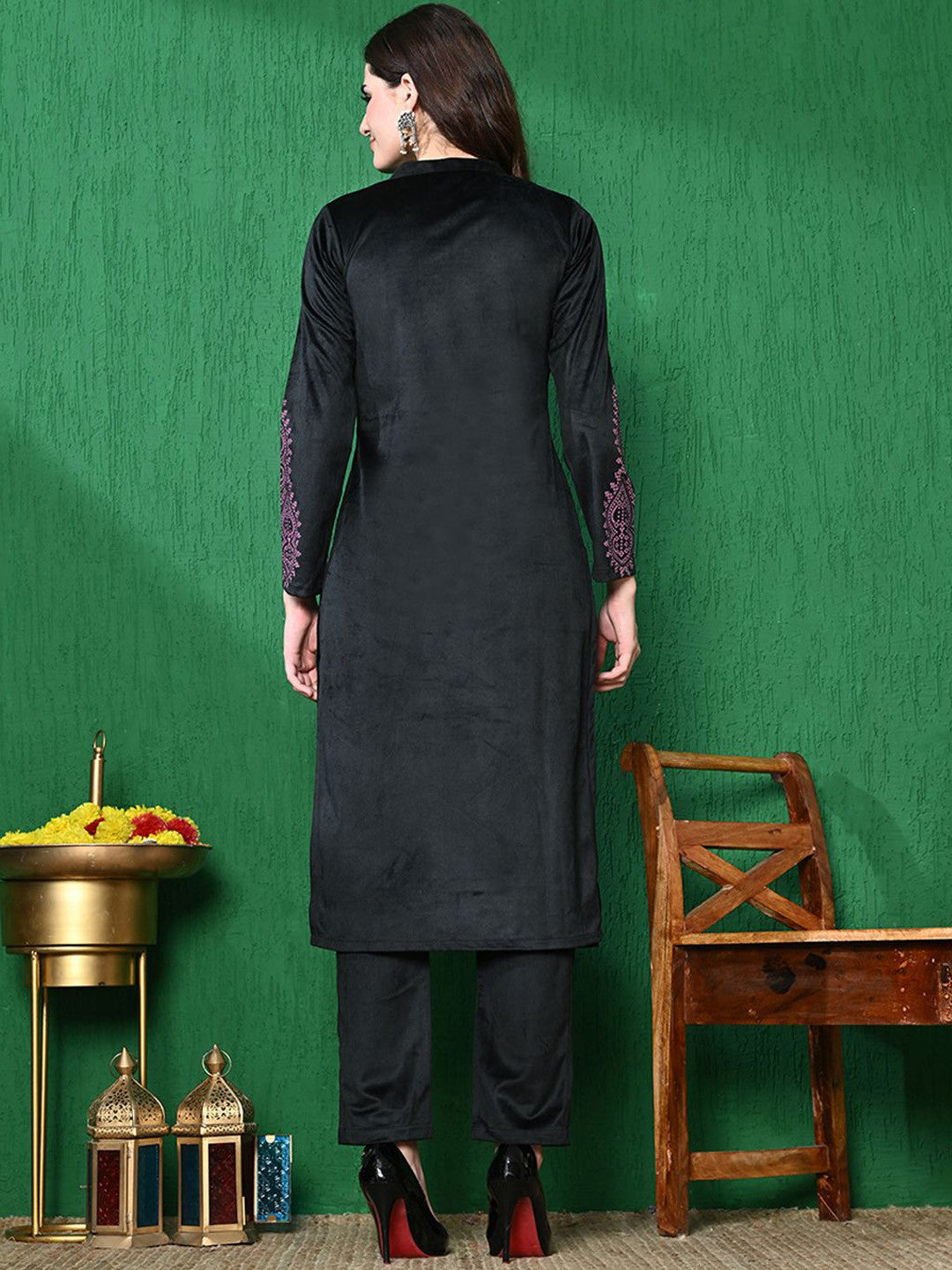 Bandhani Printed Winter Velvet Straight Kurta & Trouser