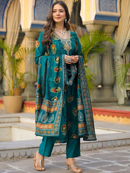 Dhiyona KL Women Ethnic Motifs Embroidered Regular Kurta with Trousers & With Dupatta