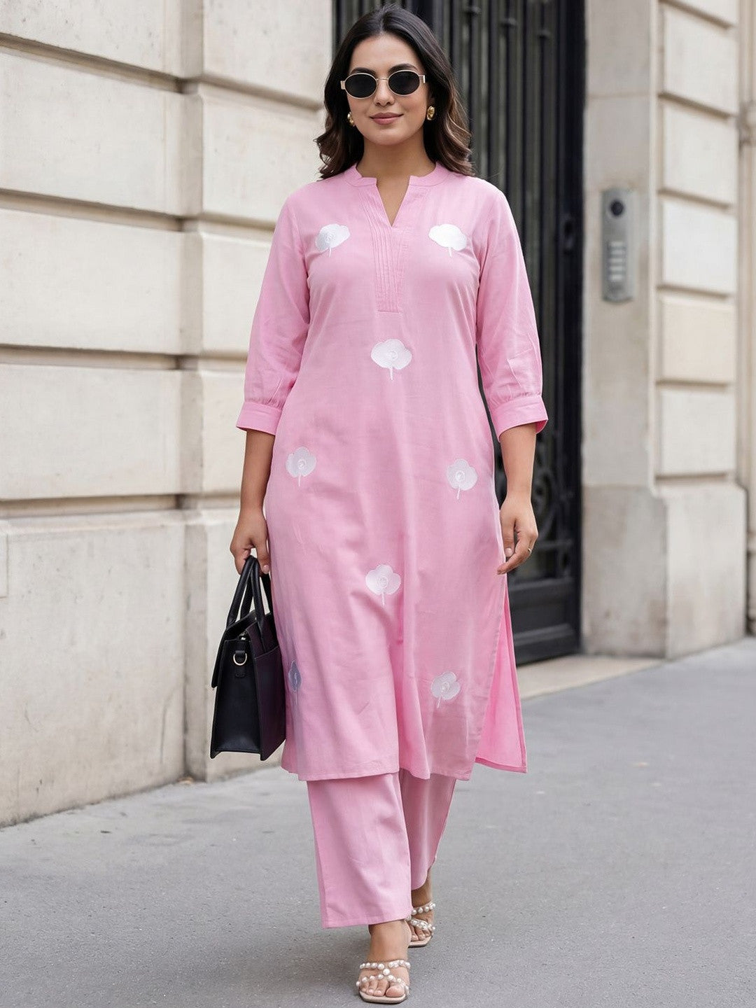 Women Floral Embroidered Regular Thread Work Kurta with Palazzos