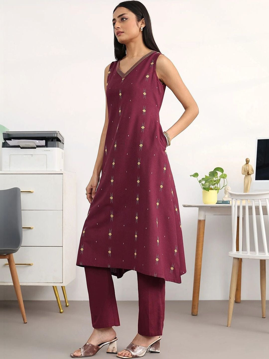 Women Ethnic Motifs Printed Regular Kurta with Trousers