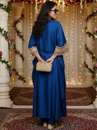 Blue Women Ethnic Motifs Embroidered Regular Thread Work Kurta with Trousers