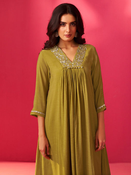 Dhiyona IE Yoke Design Embroidered V-Neck Tunic With Trousers