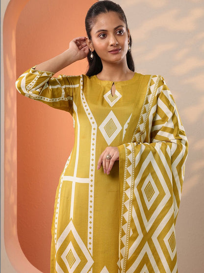 Women Printed Regular Kurta with Trousers & With Dupatta