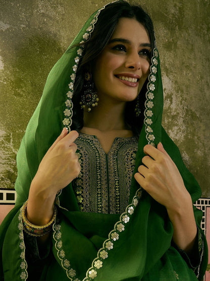 Embroidered Round Neck Kurta & Trousers Kurta Sets
