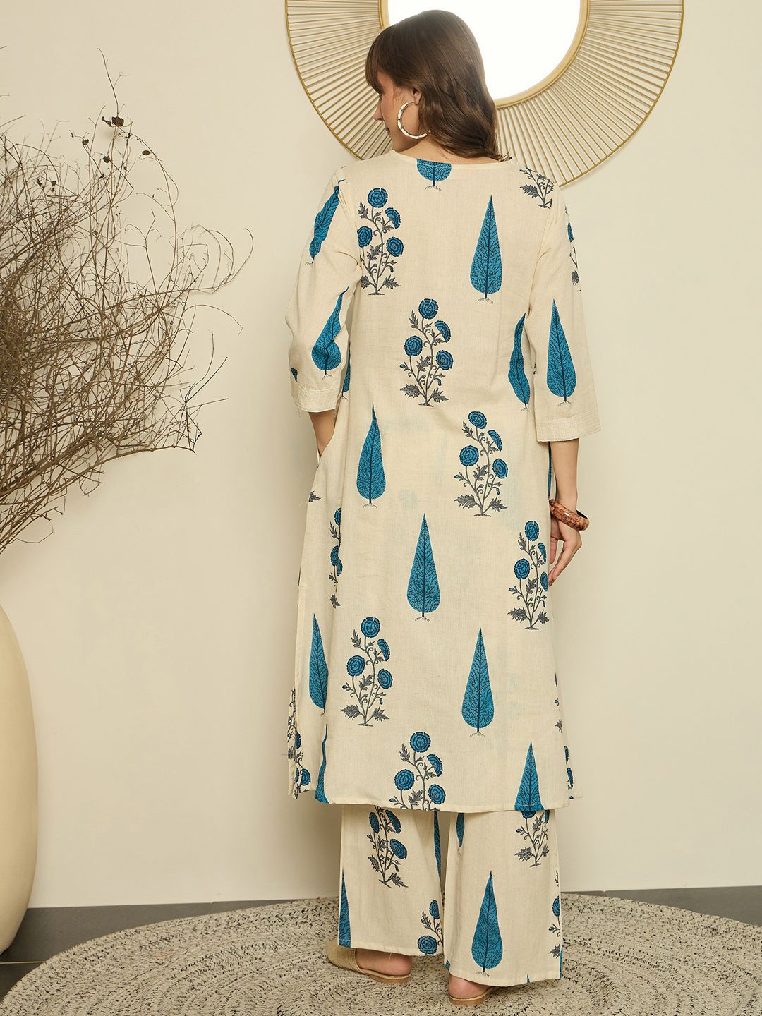 Dhiyona IE Women Printed V-Neck Tunic and Trousers Co-Ords
