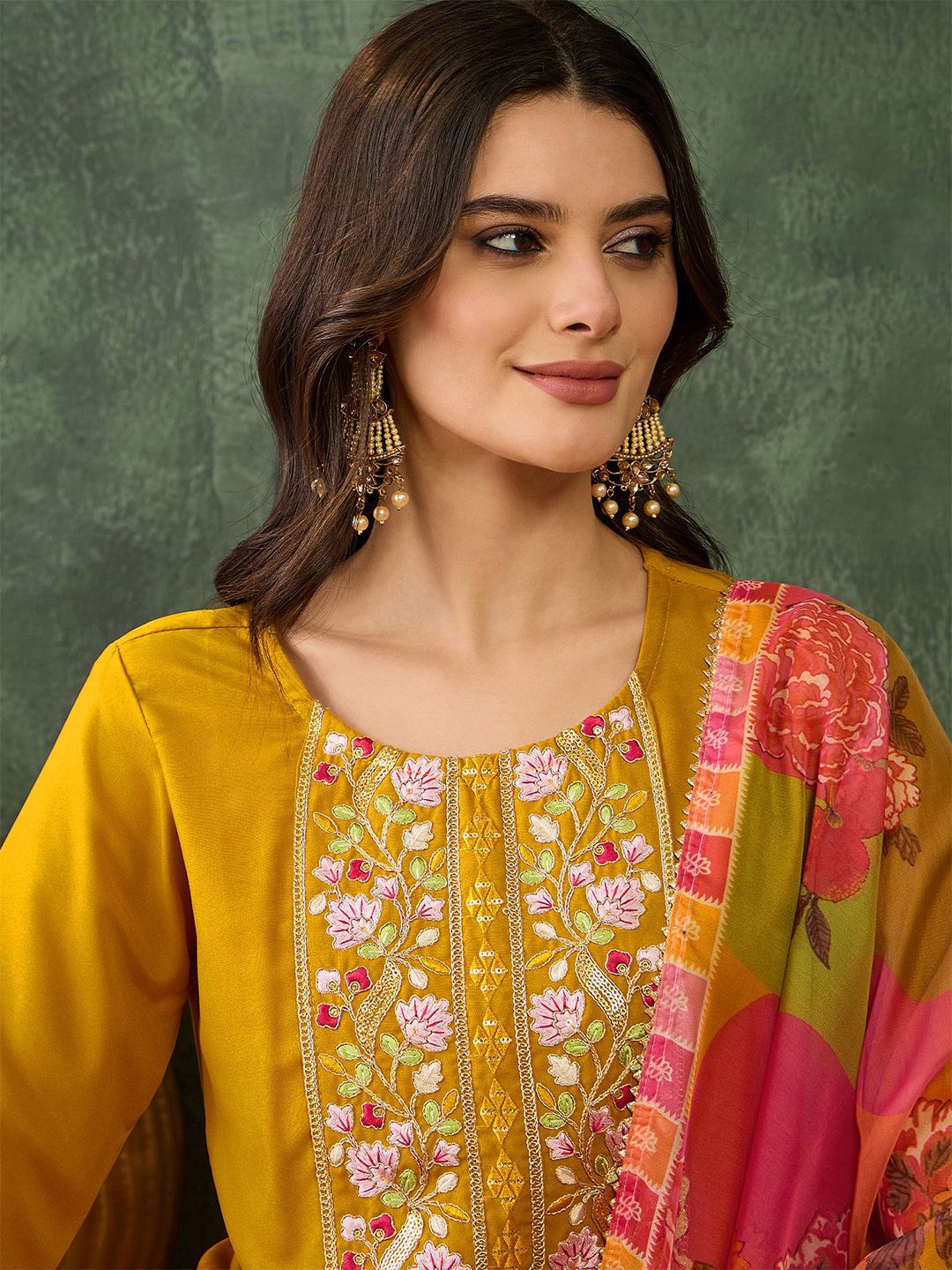 Dhiyona KL Floral Embroidered Straight Kurta With Trousers & Dupatta
