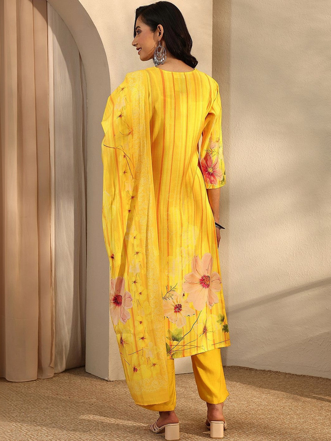Women Floral Printed Regular Thread Work Kurta with Trousers & With Dupatta