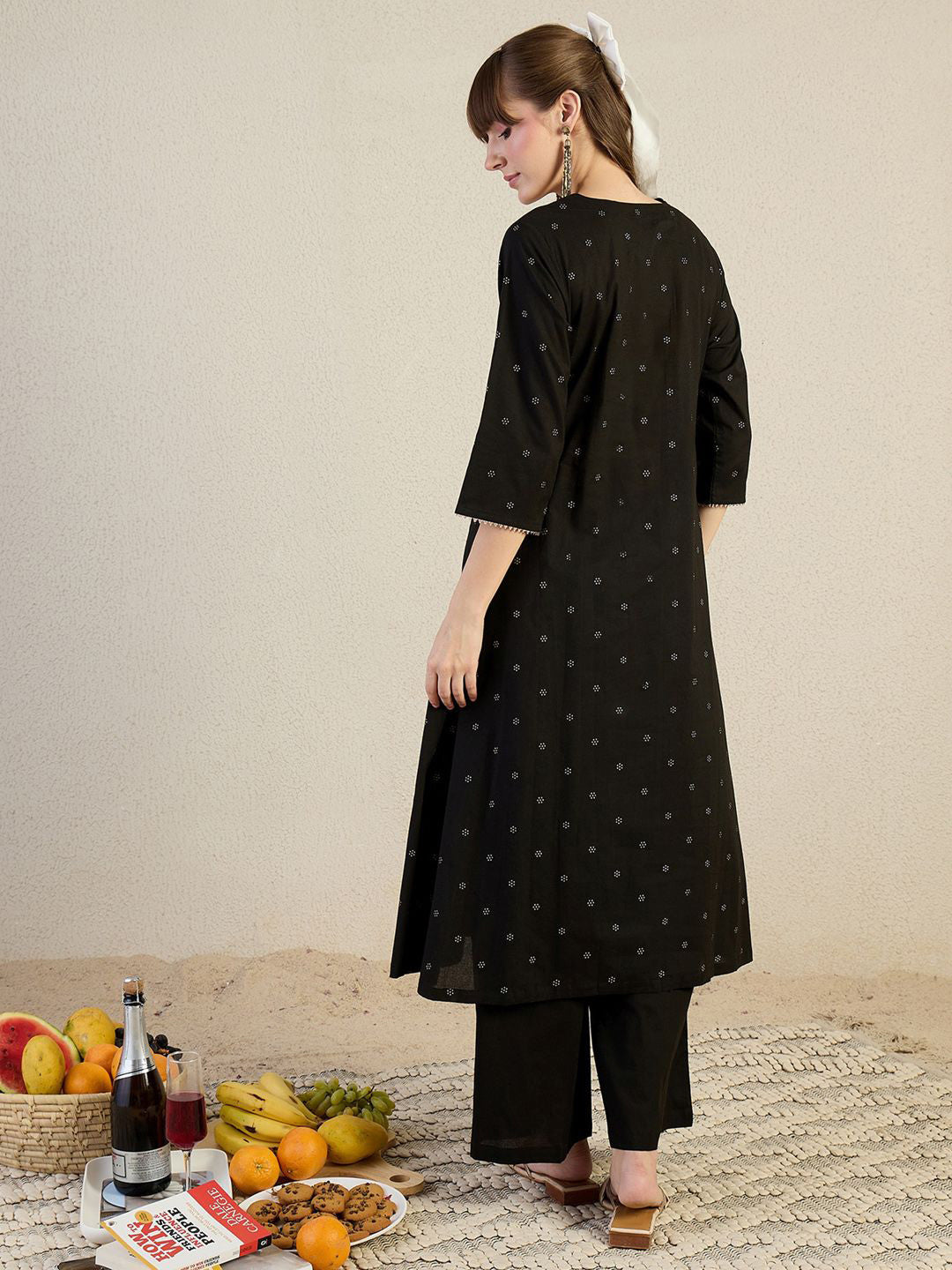 Women Embroidered Thread Work Pure Cotton Kurta with Trousers