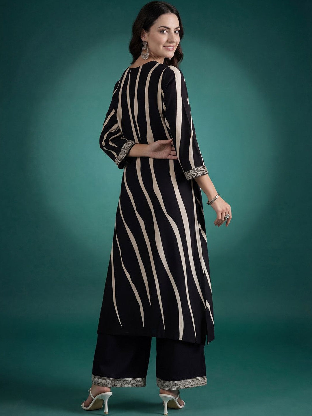 Women Printed Regular Thread Work Kurta with Palazzos