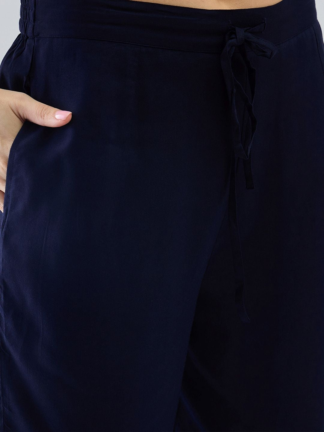 Women Ethnic Motifs Printed Regular Kurta with Trousers