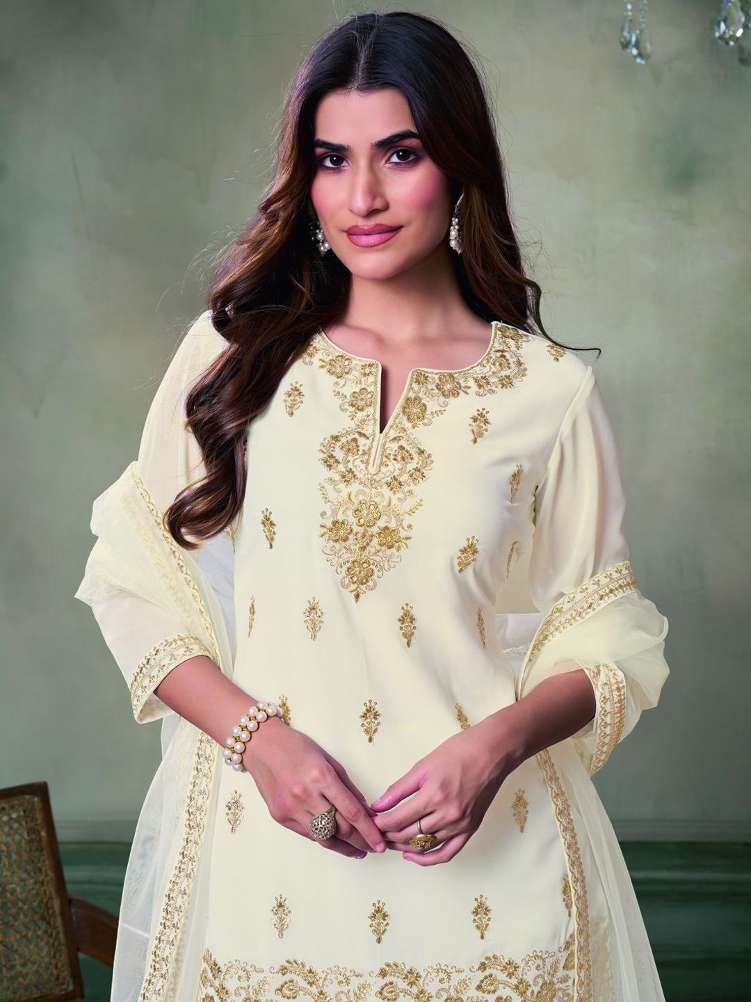 Dhiyona IN Women Floral Zari and Sequinned Embroidered Kurta Set with Dupatta