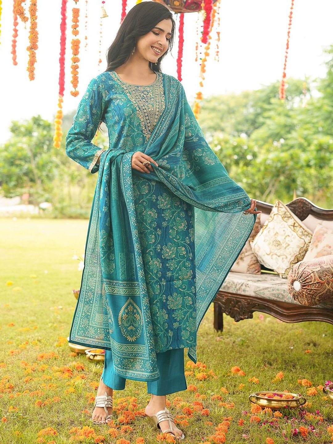 Dhiyona KL Ethnic Motifs Printed Thread Work Straight Kurta With Trousers & Dupatta