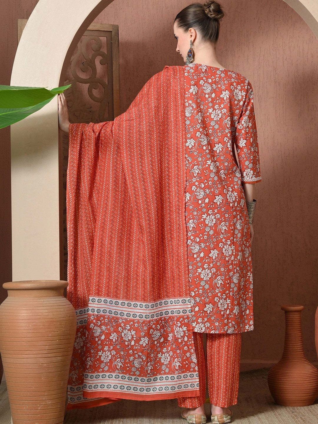 Women Floral Printed Regular Thread Work Pure Cotton Kurta with Trousers & With Dupatta
