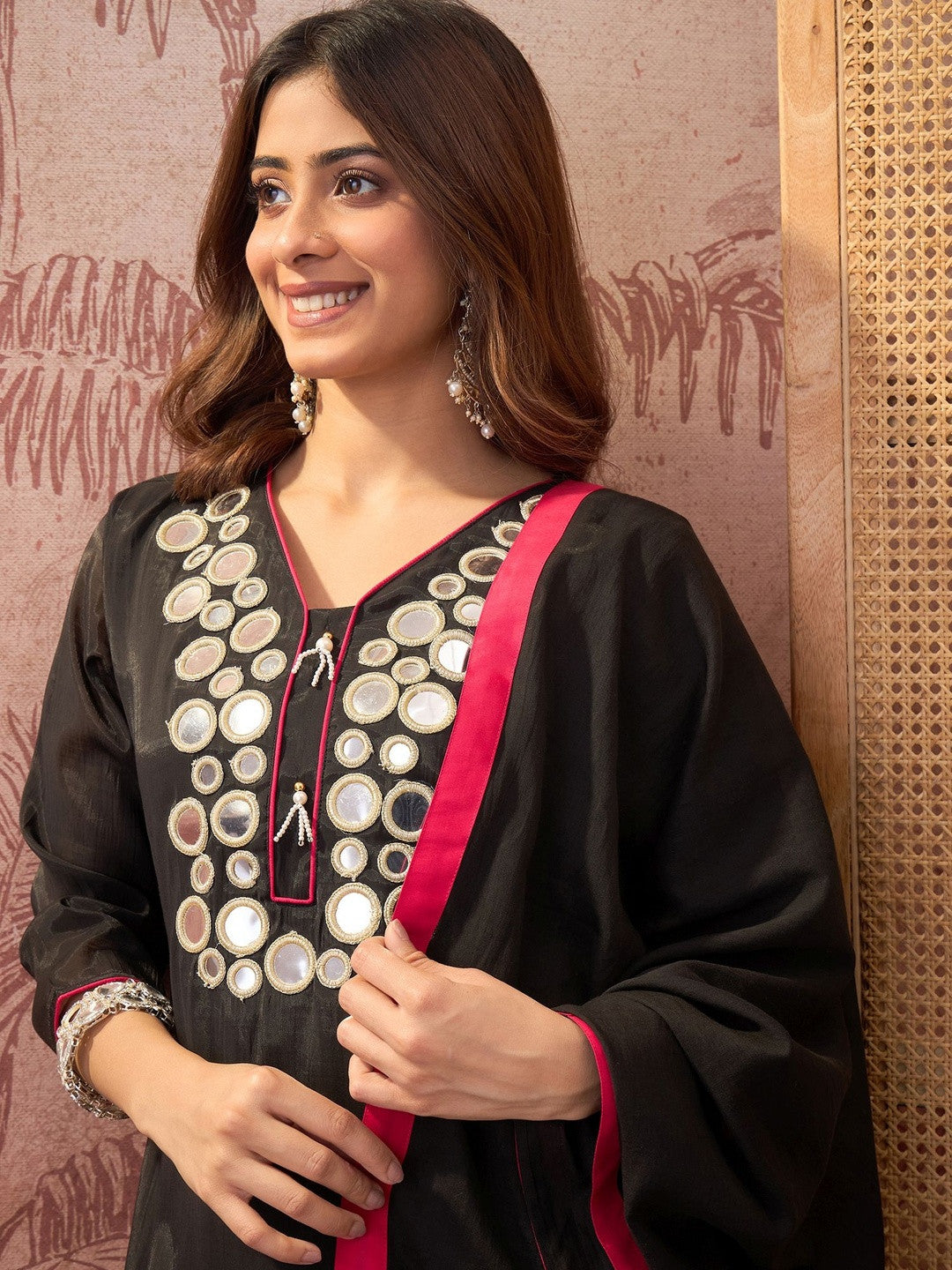 Dhiyona SN Embroidered Round Neck Kurta & Trousers With Dupatta