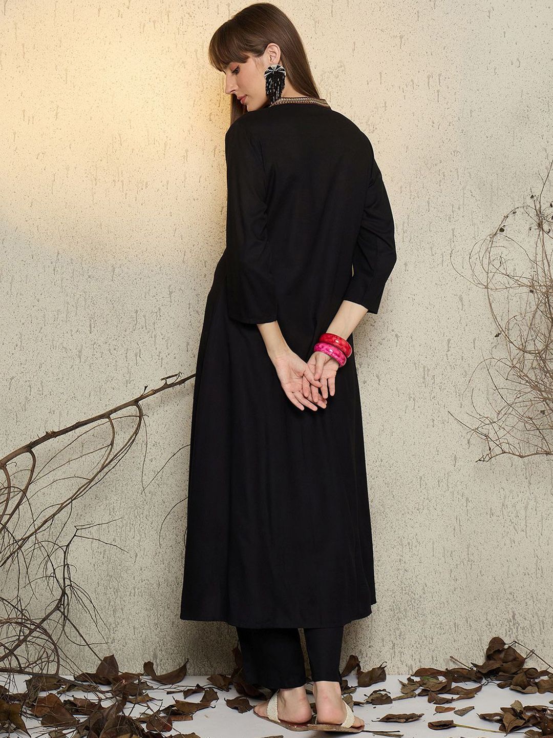 Dhiyona IE Women Embroidered Mandarin Collar Top and Trousers Co-Ords