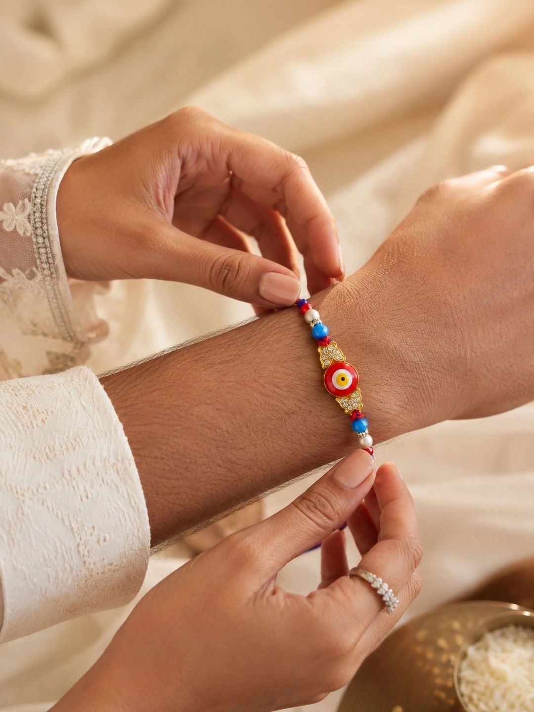 Dhiyona Rakhi