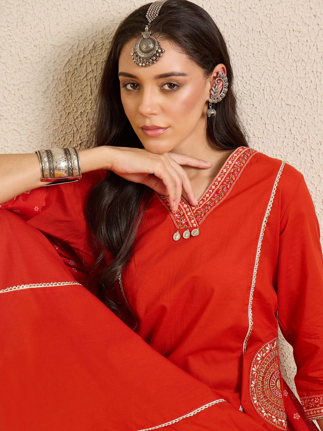 Dhiyona IE Women Ethnic Motifs Regular Thread Work Pure Cotton Kurta with Trousers & With Dupatta