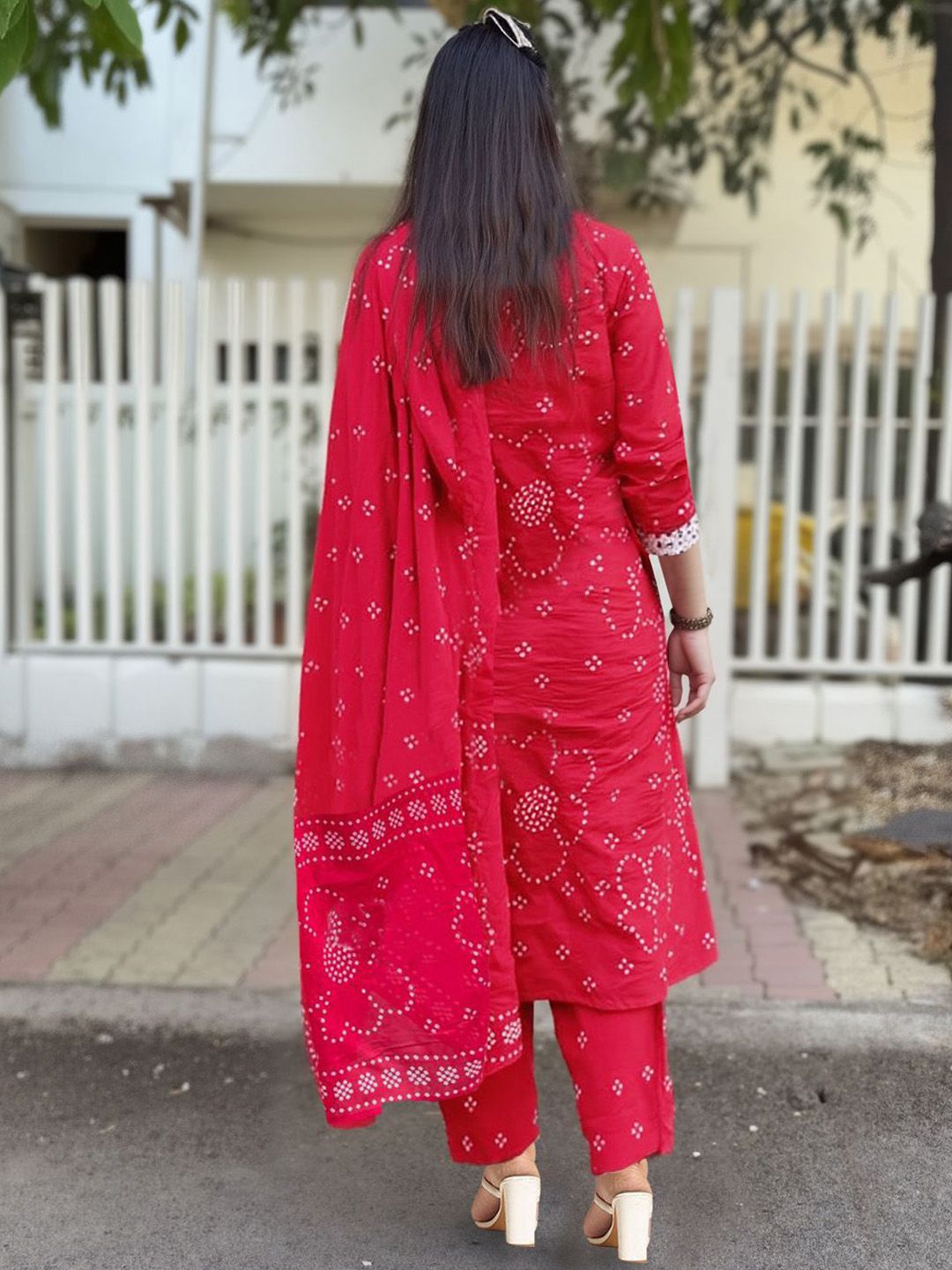 Dhiyona KL Women Bandhani Printed A-Line Kurta with Trousers & Dupatta