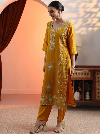 Ethnic Motifs Embroidered Gotta Patti V-Neck Straight Kurta With Trousers & Dupatta
